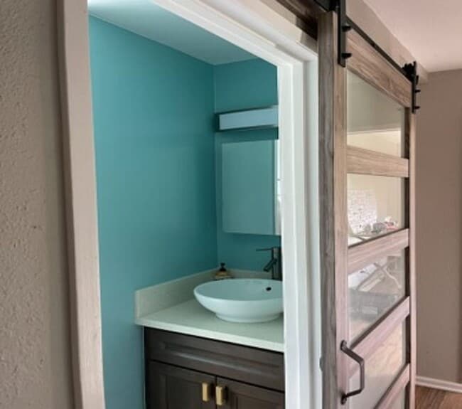Building Photo - Available Now | Furnished 2BD/1BA Home in Hawaiian Paradise Park