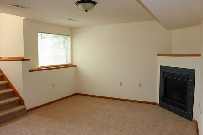 Building Photo - 1204 Salem Dr