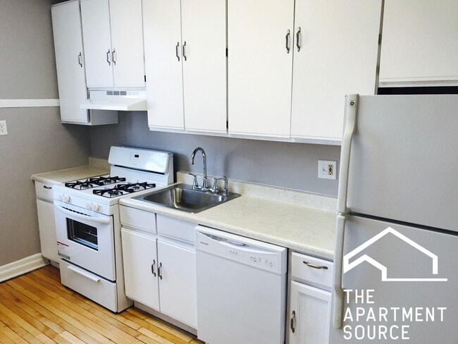 Building Photo - 3932 N Keeler Ave