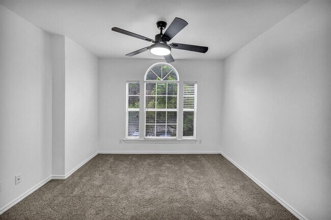 Building Photo - Pointe 360 Paradise - Architects 1 Bedroom...
