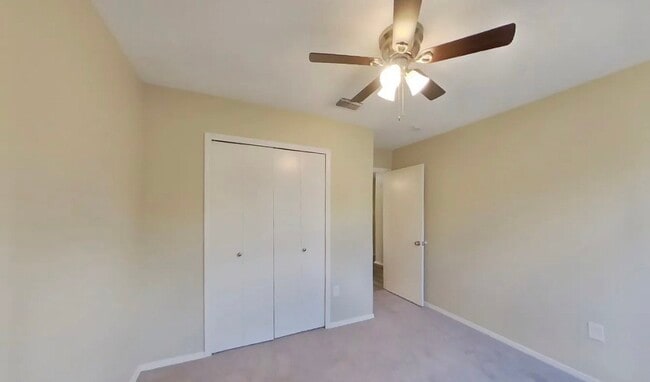 Building Photo - Spacious 3-Bedroom House with Cozy Living Spaces