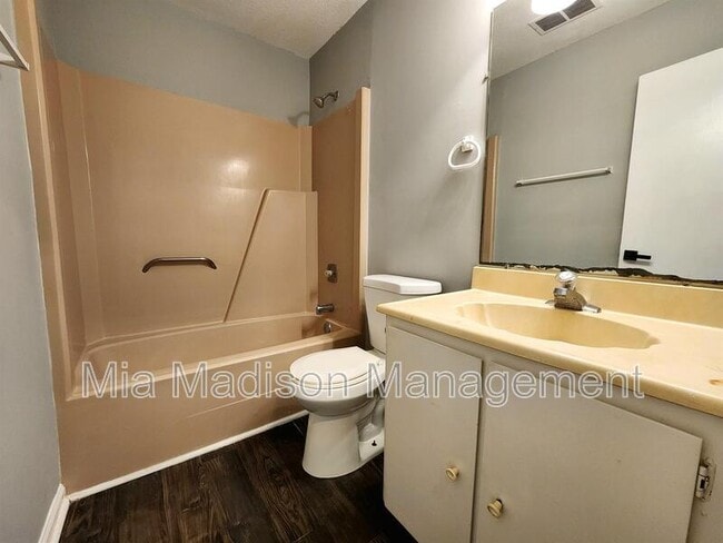 Building Photo - 1531 Marcy Cir