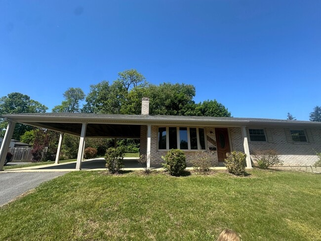 Building Photo - 10924 Gaywood Dr