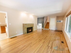 Building Photo - Beautiful 4 Bedroom Home