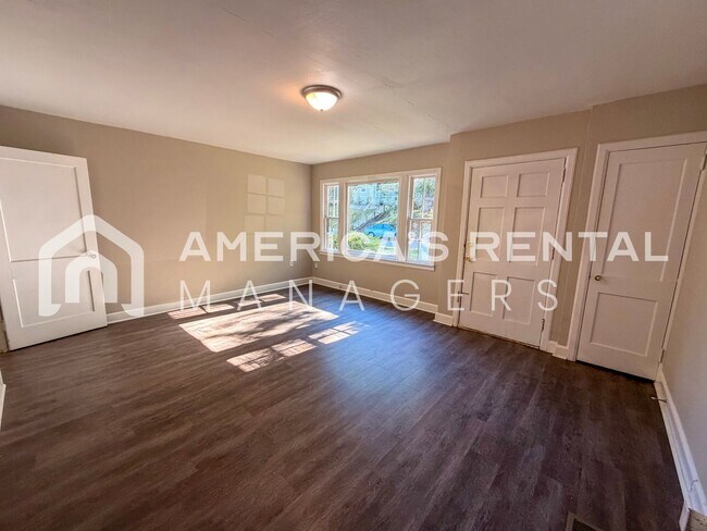 Building Photo - Coming Soon! View NOW! Cozy Anniston Home ...