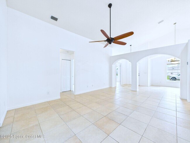 Building Photo - 207 Alcantarra St NW