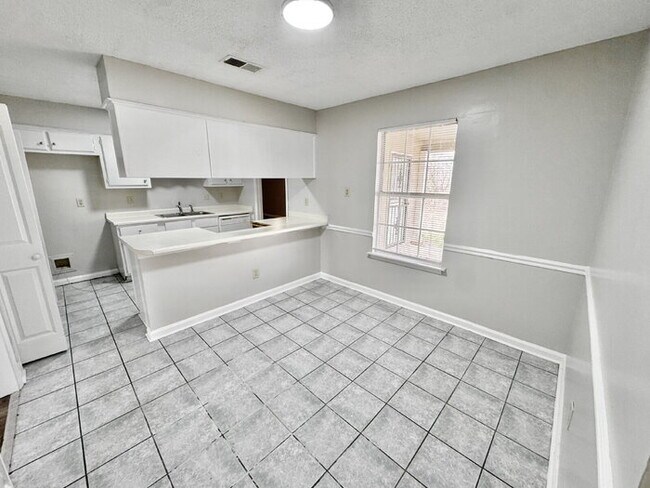 Building Photo - 7312 Countryside Road