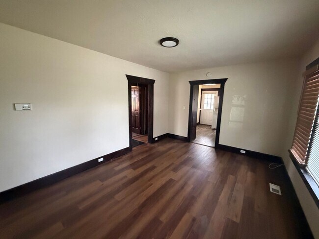 Building Photo - ? RENT SPECIAL — HALF OFF FIRST MONTH’S RENT ? Beautiful 2 bedroom in Lakewood WA - Apply Today!