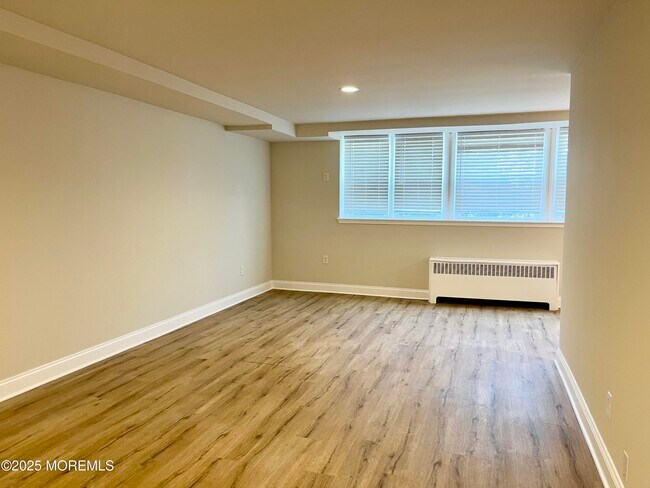 Building Photo - 320 8th Ave