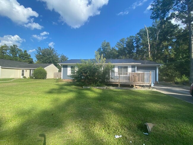 Primary Photo - 220 Lakewood Dr