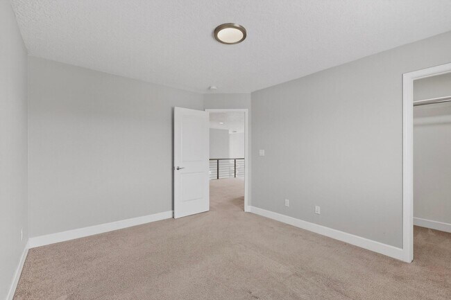 Building Photo - 5603 Linq Ct NE