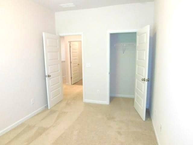Building Photo - 143 Sawgrass Dr