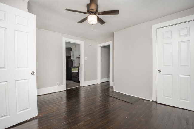 Bonus room! Can be used as bedroom/office/playroom/formal dining room - 2208 Lincoln Street