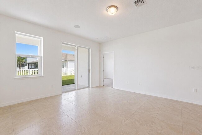 Building Photo - 2824 Neverland Dr