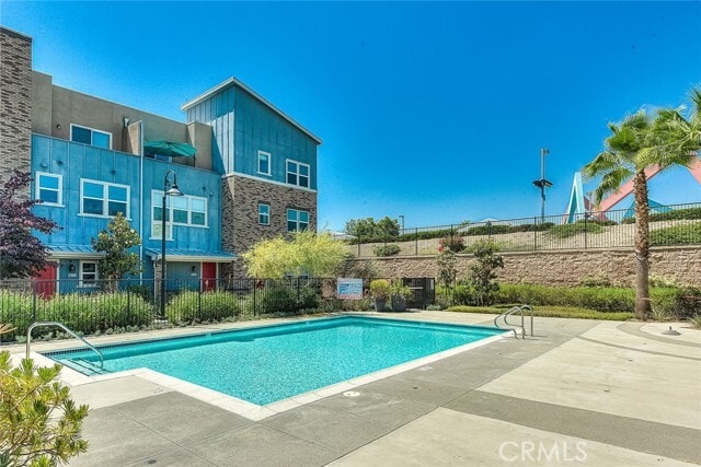 Building Photo - 8872 Maple Ave