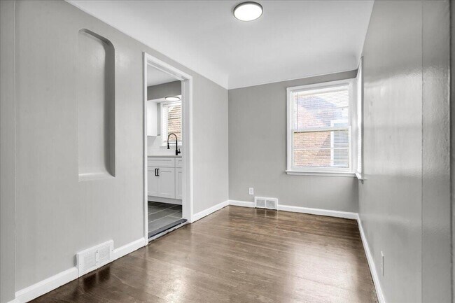 Building Photo - 11577 Somerset Ave