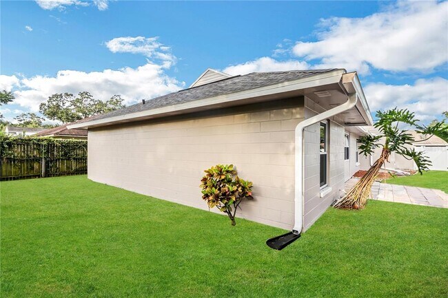 Building Photo - 11911 Hickorynut Dr
