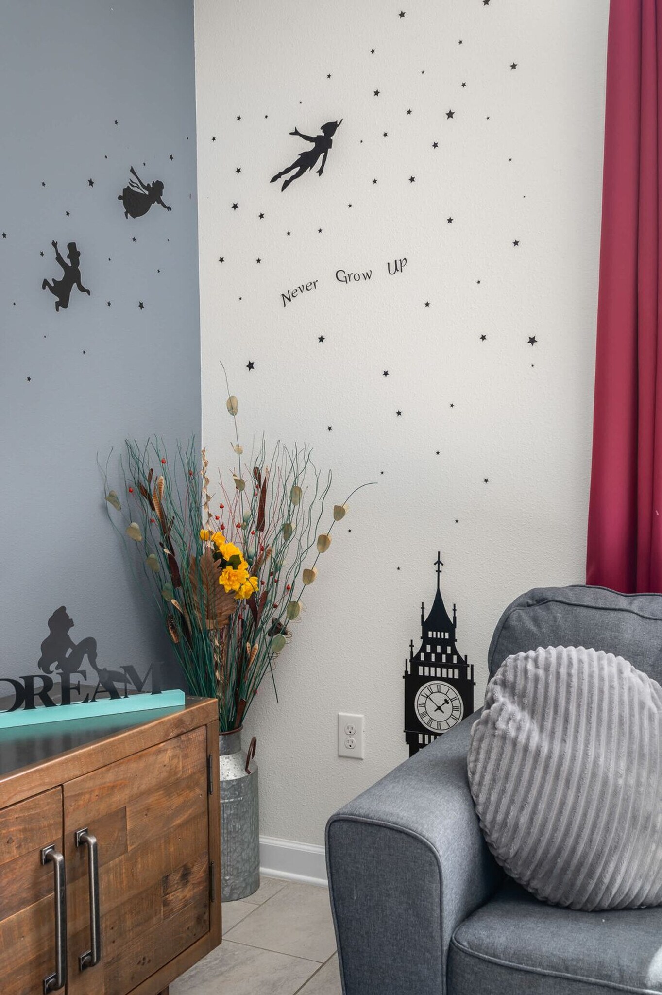 Building Photo - 8988 Stinger Dr