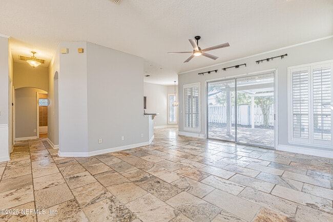 Building Photo - 12160 Basalt Dr S