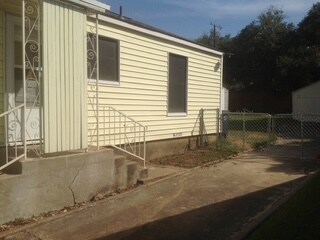 Building Photo - 2108 W Lotus Ave