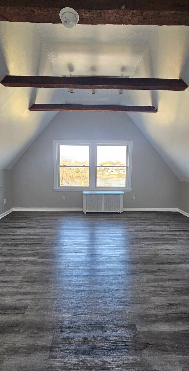 Building Photo - 515 Quinnipiac Ave