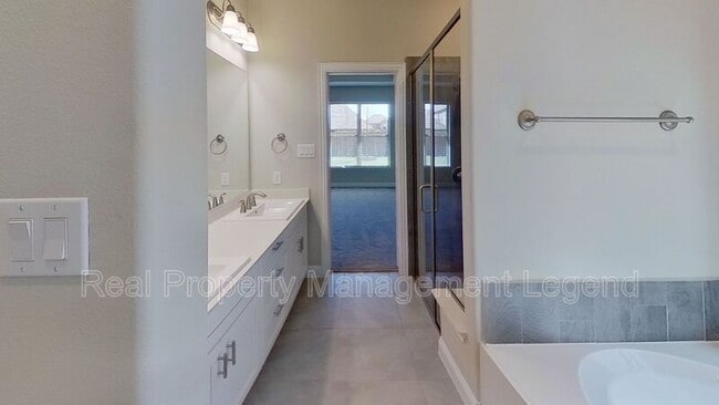 Building Photo - 6117 Horsetail Dr