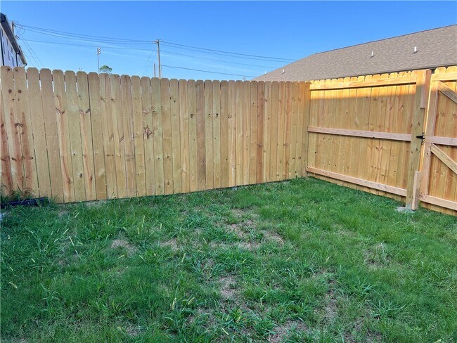 Building Photo - 1715 Cuppett Cir