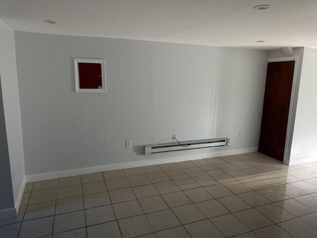 Building Photo - 1221 S 52nd St