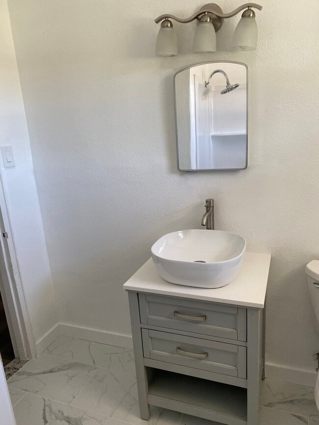 Building Photo - Beautiful 1/1 Duplex in Biloxi, MS