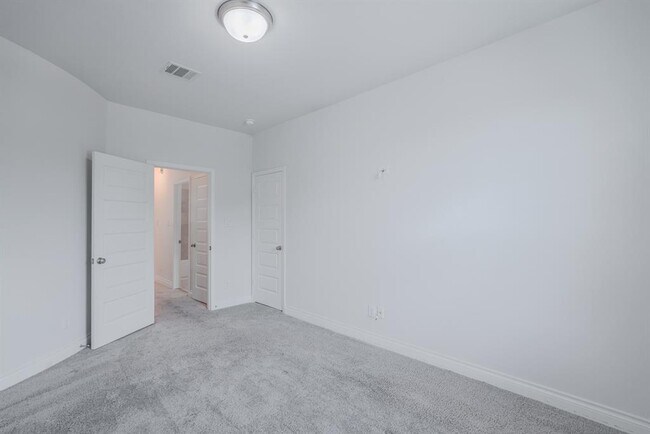 Building Photo - 17010 Harper's Way