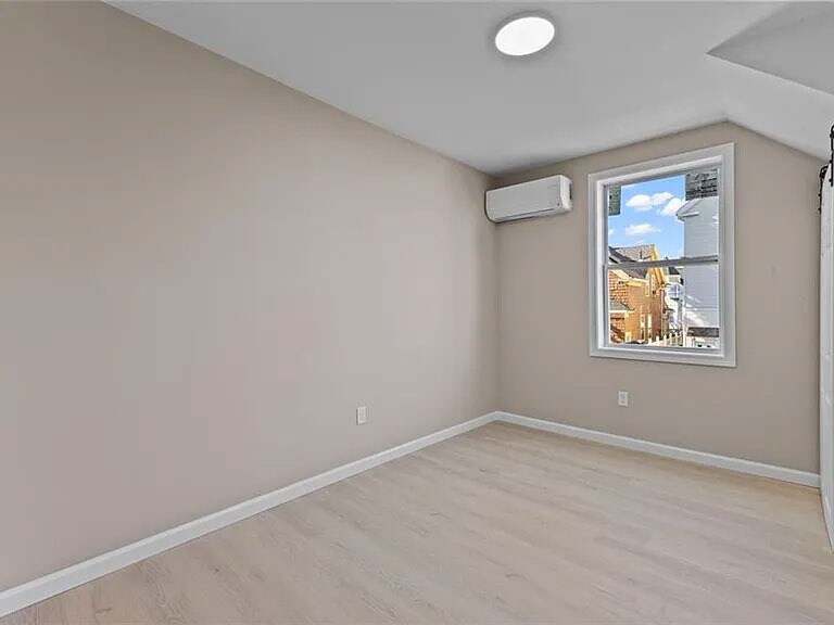 Building Photo - 265 California Ave