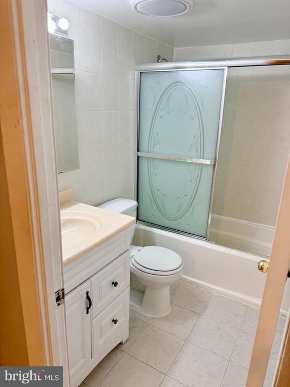 Building Photo - 5 Suntop Ct