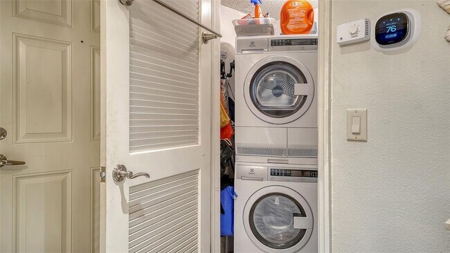 Building Photo - 1100 Benjamin Franklin Dr