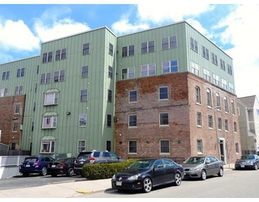 Building Photo - 120 W 7th St