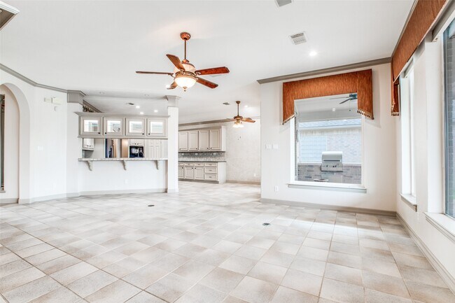 Building Photo - 13661 Lakeside Pl Dr