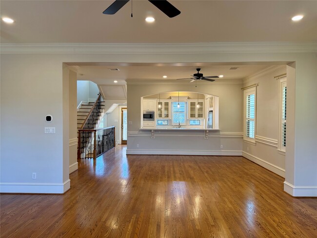 Building Photo - 2710 Nicholson St