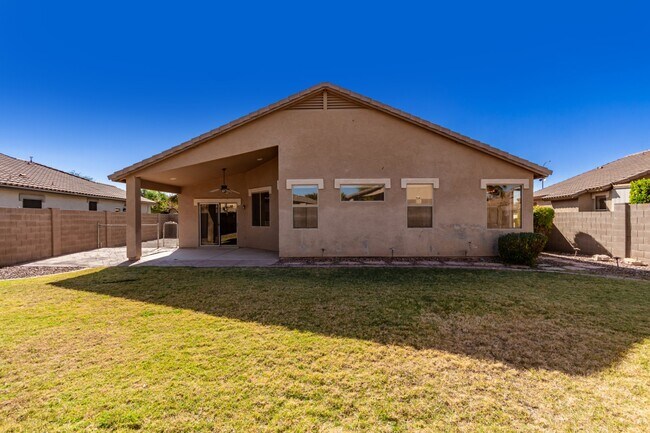Building Photo - 4384 E Cherry Hills Dr