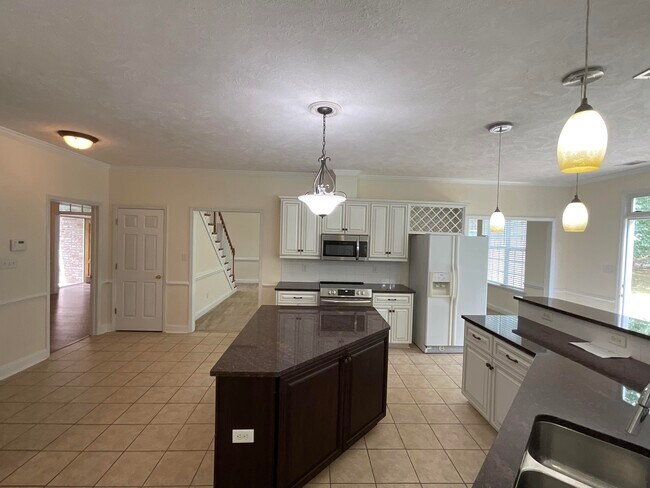 Building Photo - 375 Barnsley Dr