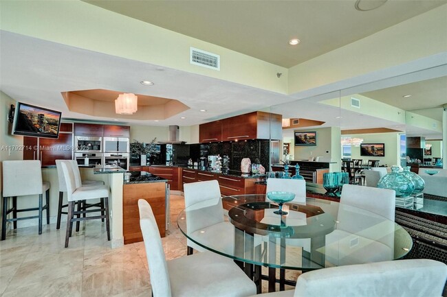 Building Photo - 101 S Fort Lauderdale Beach Blvd