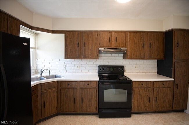 Building Photo - 3945 S Schenley Ave