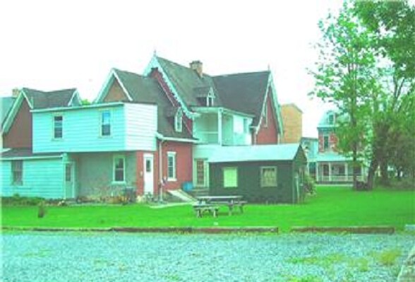 Building Photo - 101 S Kemp St