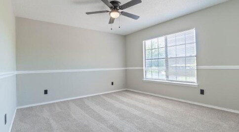 Building Photo - 10112 Sunset Pl