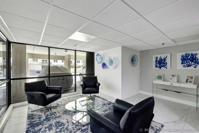 Building Photo - 3215 S Ocean Blvd