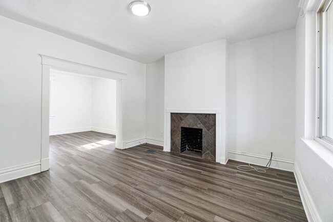 Building Photo - 4 Bed 1 Bath Single Family Home