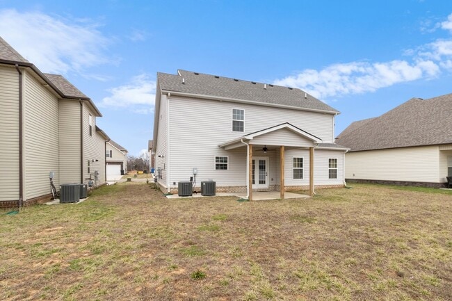 Building Photo - 1629 Kestrel Dr