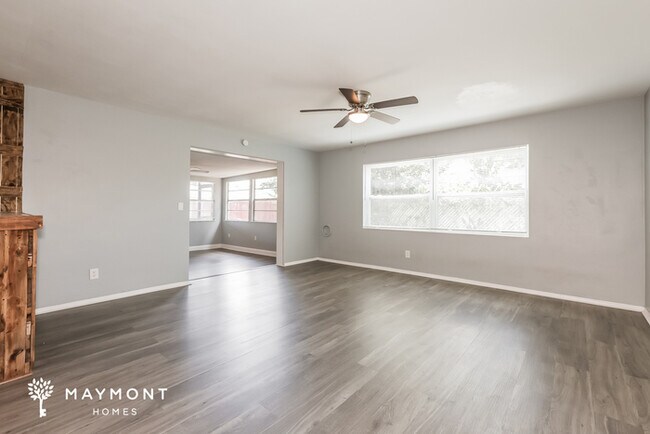 Building Photo - Inviting 3 Bedroom Ranch in Lakeland, FL