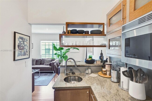 Building Photo - 815 Euclid Ave