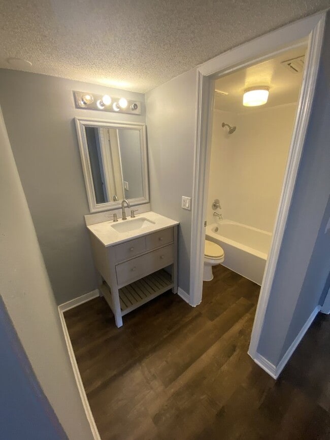 Building Photo - Spacious three bedroom condo