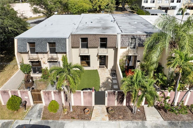 Building Photo - 9822 SW 93rd Terrace