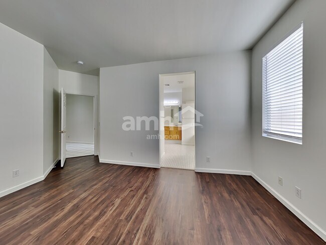 Building Photo - 541 Kavanagh Pl